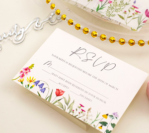 Invitations <span class=keywords><strong>de</strong></span> <span class=keywords><strong>mariage</strong></span> en acrylique clair <span class=keywords><strong>de</strong></span> charme avec carte RSVP en vélin <span class=keywords><strong>de</strong></span> fleur Couples modernes ensemble d'invitations spéciales <span class=keywords><strong>de</strong></span> <span class=keywords><strong>mariage</strong></span> - Product Image 5