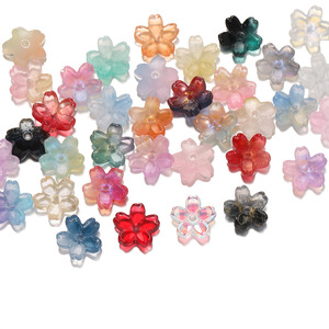 Cuentas de vidrio con degradado de color en forma de flor de cerezo para la fabricación de pulseras, cuentas sueltas de cristal de lampwork al por mayor. - Product Image 3