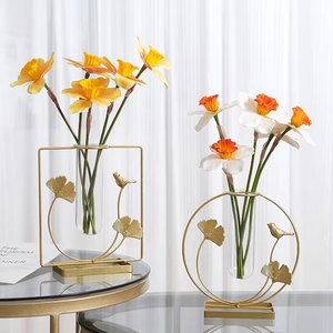 Venta al por Mayor de Mini Jarrones de Vidrio <span class=keywords><strong>con</strong></span> Marco de Metal Moderno y Cristales Brillantes para Decoración de Mesa y Hogar - Product Image 2