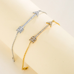 Pulsera <span class=keywords><strong>de</strong></span> flecha chapada en oro <span class=keywords><strong>de</strong></span> 18 quilates con circonitas <span class=keywords><strong>para</strong></span> <span class=keywords><strong>mujer</strong></span>, cadena <span class=keywords><strong>de</strong></span> eslabones delicada y minimalista, joyerí<span class=keywords><strong>a</strong></span> <span class=keywords><strong>de</strong></span> mano ajustable, regalo <span class=keywords><strong>de</strong></span> joyerí<span class=keywords><strong>a</strong></span> <span class=keywords><strong>de</strong></span> moda, brazaletes - Product Image 1