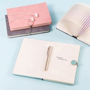 Carnet A5 en plastique à couverture rigide avec fermoir magnétique pour étudiants, étanche, personnalisable avec LOGO, style professionnel, promotionnel, soyeux - Product Image 3
