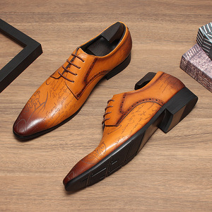 Chaussures en cuir décontractées pour hommes, avec semelles en cuir souple et surfaces douces, à bout pointu, sont des chaussures élégantes pour hommes. - Product Image 2