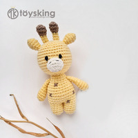 TK Cadeau pour Première Maman : Jouet pour Bébé en Peluche Amigurumi (Lapin, Lion, Tigre, Koala, Girafe, Cerf, Renne, Singe paresseux, Panda roux) et Hochet Animaux