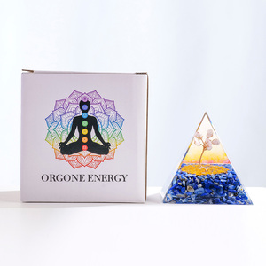 Vente en gros d'objets artisanaux en cristal, copeaux de cristal, ornement en pyramide en résine, cadeau pour le <span class=keywords><strong>yoga</strong></span> <span class=keywords><strong>et</strong></span> la méditation, guérison Reiki, décoration intérieure - Product Image 4