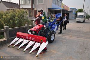 Máy Kéo Bằng Tay Nhỏ Nông Nghiệp Với Máy Xới Quay - Product Image 6