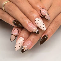 Ongles à presser vintage en PMMA à motif floral, base rose nude, bord brun, pois, fleur blanche peinte à la main, perle dorée, forme amande, collection automne