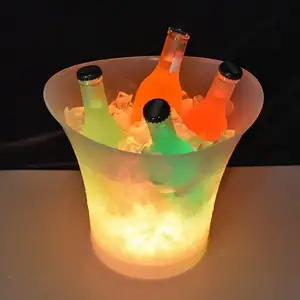 7 Warna Lampu LED Berkedip Besar Oval Plastik Wadah Penyimpanan Minuman Dingin untuk Cocktail Bar Bir Botol Minum Es Ember