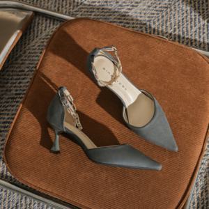 Tacones altos a cuadros en blanco y negro para mujer, con punta en pico, cómodos, de tacón medio, sexys, adecuados para diversas ocasiones. - Product Image 3