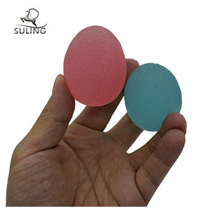Precio bajo al por mayor juguetes dedo de silicona de agarre huevo bola suave terapia deportes agarre mano Bola de masaje - Product Image 5