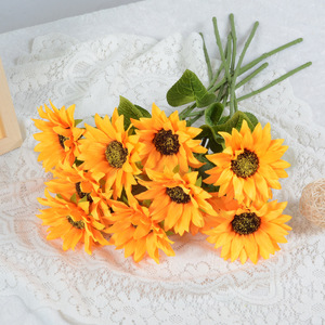 Girasoles Artificiales de Seda, Cuatro Cabezas, Amarillo Naranja, Decoración para Bodas y Hogar, Ramo Minimalista Hecho a Mano - Product Image 4