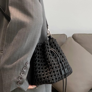 Bolso Bandolera de Cuero Genuino Tejido a Mano, Impermeable y Antirrobo, Diseño de Lujo para Uso Diario, Tendencia 2026 - Product Image 5