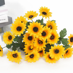 Bouquet de tournesols artificiels à 7 têtes, fleurs en soie, décoration de mariage, toile de fond de scène, jaune, 10cm-30cm - Product Image 1