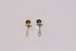 Novedad: Pendientes de titanio F136 chapados en oro de 24K con circonita talla marquesa y diseño de garra de estrella polar, ideales para bodas, regalos o fiestas. - Product Image 5