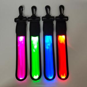 Sports <span class=keywords><strong>De</strong></span> plein air Randonnée Camping Sac À Dos <span class=keywords><strong>de</strong></span> LED Réfléchissant Ceinture Suspendue Lumière LED Voyant d'avertissement <span class=keywords><strong>de</strong></span> Sécurité Sangle Pour Backpacker - Product Image 1