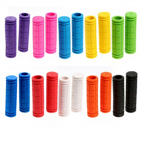 Poignées de guidon de vélo 22,2 mm TPR antidérapantes colorées non imperméables pour vélos de route - Product Image 1