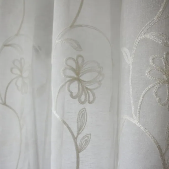 窓に使用される花柄刺繍デザインカーテン生地と薄手の背景生地