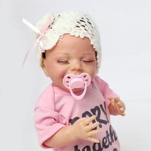 Muñeca de Vinilo de Silicona <span class=keywords><strong>con</strong></span> Expresión de Sonrisa y <span class=keywords><strong>Ojos</strong></span> <span class=keywords><strong>Cerrados</strong></span>, para Entrenamiento de Nuevos Padres, Coleccionable, Lavable - Product Image 2