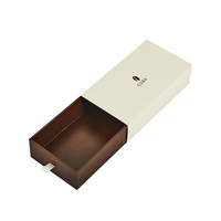 Boîte cadeau beige minimaliste personnalisée de luxe sur mesure