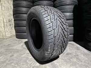 Neumático Radial para Automóvil de Pasajeros LCH T-REX Performance P295/50R15 108H (BLACKLETTER) - Product Image 3