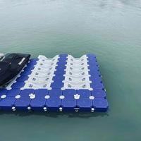 Dock flottant pour jet ski avec rouleaux au centre, facile à installer, à vendre