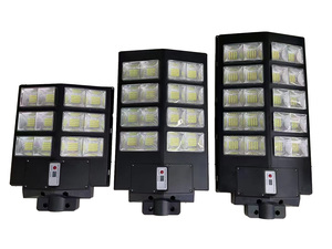 Lampadaire Solaire LED Tout-en-un 300W 500W à Fixation Murale IP65 Corps ABS Lumière du Jour 6000K Télécommande Angle de Faisceau 180° Garantie 2 Ans - Product Image 2