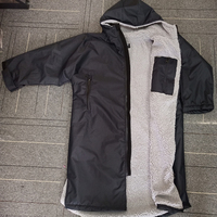 Veste imperméable personnalisée à manches longues, parka de bain, robe de surf avec doublure intérieure en polaire, parka de bain