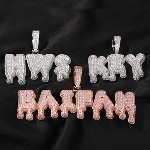 Colgante Personalizado con Zirconias, Colgante Circular con Forma de Esqueleto, Collar con Colgante de Bronce con Diamantes de Zirconia - Product Image 6