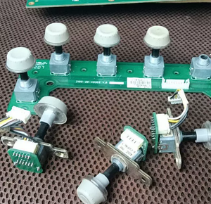 Pièces de rechange d'origine pour carte PCB du clavier de l'échographe Voluson S6 – Service de réparation pour appareil Doppler à ultrasons en bon état - Product Image 2