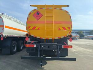 Quatre après huit camions-citernes Véhicules de transport de pétrole comestible Véhicules de transport de pétrole brut Véhicules de transport de pétrole lourd - Product Image 4