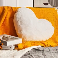 Oreiller moderne mignon personnalisé en forme de coeur Coussins en fausse fourrure de lapin en velours par sublimation