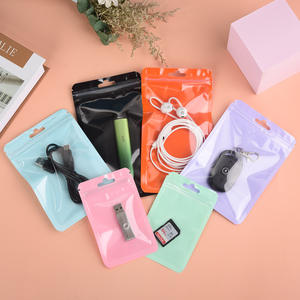 Sacs d'emballage en plastique refermables avec logo personnalisé, étanche, rose, violet, accessoire, fermeture éclair, fermeture éclair en mylar avec trous de suspension - Product Image 5