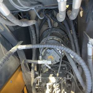 Excavatrice Hyundai 300 Premium, faible nombre d'heures de travail, garantie 1 an, livraison mondiale - Product Image 4