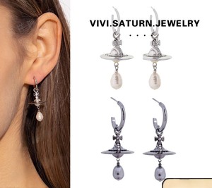 Boucles d'oreilles pendantes Saturne en perles de haute qualité Western Queen Mother Vivienne, style baroque Aleksa, bijoux pour femmes - Product Image 1