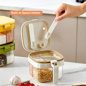 4 Scomparti Barattoli Condimenti Plastica Trasparente Hermetici Portaspezie Cucina per Zucchero Sale Pepe con Coperchio e Cucchi - Product Image 3