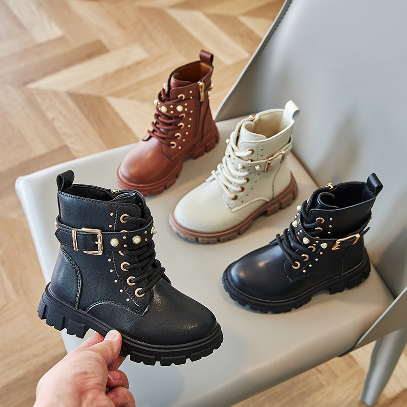On Sale Girls White Boot Perfect for Winter Wear