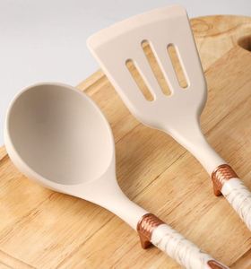Juego de 12 Utensilios de Cocina de Silicona, Cuchara y Espátula para Sopa, Antiadherentes, Resistentes a Altas Temperaturas - Product Image 4