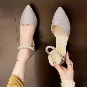 Giày cô dâu mũi nhọn đính ngọc trai kiểu dáng phẳng mùa đông cổ tích kèm túi cô dâu rỗng họa tiết nơ ngọt ngào - Product Image 3