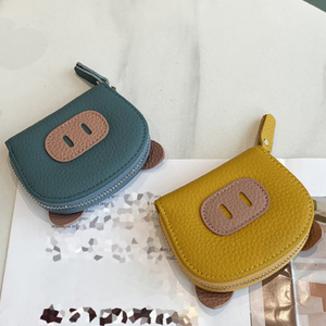 Portefeuille en cuir chic de petite taille avec fonction de blocage RFID et visage d'animal amusant pour un style jeune et décontracté - Product Image 5