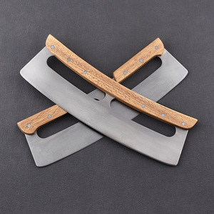 Cortador de <span class=keywords><strong>pizza</strong></span> Mango de madera Semi Redondo <span class=keywords><strong>Pizza</strong></span> Rock Acero inoxidable Corte de <span class=keywords><strong>pizza</strong></span> con cubierta protectora Cuchillo de cocina - Product Image 6
