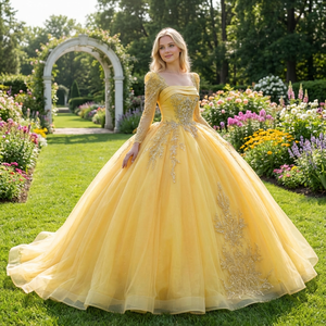 Robe de mariée JXS16 en sequins jaunes brillants avec appliques, décolleté cœur, traîne chapelle, en tissu dentelle 100% polyester - Product Image 1
