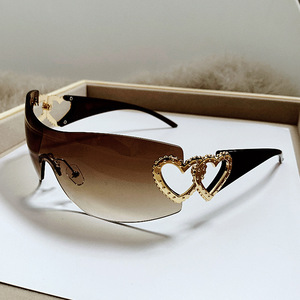 European And American Oversized Frameless <b>Sunglasses</b> Double Heart Design UV400 Women's Y2K Fashion Style - Product Image 4