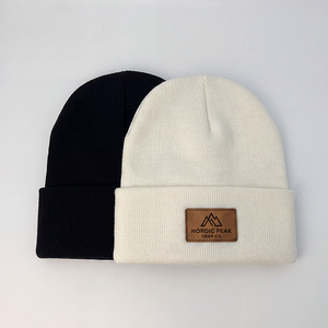 Bonnet brodé personnalisé en tricot d'hiver avec revers et logo tissé – Vente en gros pour marques et adultes - Product Image 2