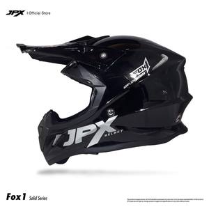 หมวกกันน็อค JPX Fox1 Solid Black Metallic Supermoto Cross ดีไซน์เรียบหรู พร้อมการเคลือบผิวเมทัลลิกที่โดดเด่นเพื่อการปกป้อง - Product Image 3