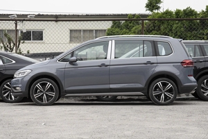 Offre Spéciale 2022 VW <span class=keywords><strong>Touran</strong></span> L TSI DSG Cross Edition 7 Places Monospace Export Global En Stock - Product Image 5
