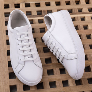 Zapatillas de Cuero Blancas Clásicas con Logotipo Personalizado, de Caña Baja, Modernas y Casuales para Hombre - Product Image 4