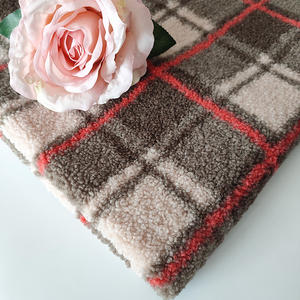 2024 vente chaude Super doux 100% Polyester ours en peluche fourrure recadrée Plaid Sherpa polaire tissu pour filles vêtements de nuit rideaux/vêtements - Product Image 2