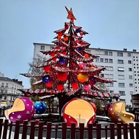 Manèges de fête foraine sur le thème de Noël, jeux de carnaval et attractions de parc d'attractions en promotion