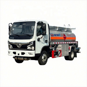 Camión Cisterna Pequeño Dongfeng de 5000L/5M3 para Reabastecimiento de Diésel y Gasolina - Product Image 1