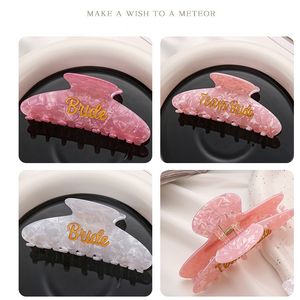 千金定制时尚欧洲女性文字发夹大经典雕刻文字金色醋酸纤维发爪女孩发夹 - Product Image 5