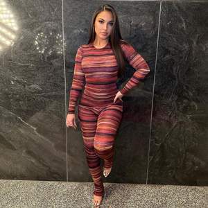 ชุดนอนลำลองลายทางสำหรับผู้หญิง คอลเลคชั่น 2026 เสื้อแขนยาวและกางเกงขายาว ผ้าถักนุ่ม ชุดเข้าชุดลำลอง - Product Image 3